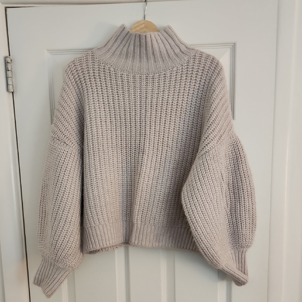 Express Chunky Ribbed Turtleneck Sweater - Light Taupe